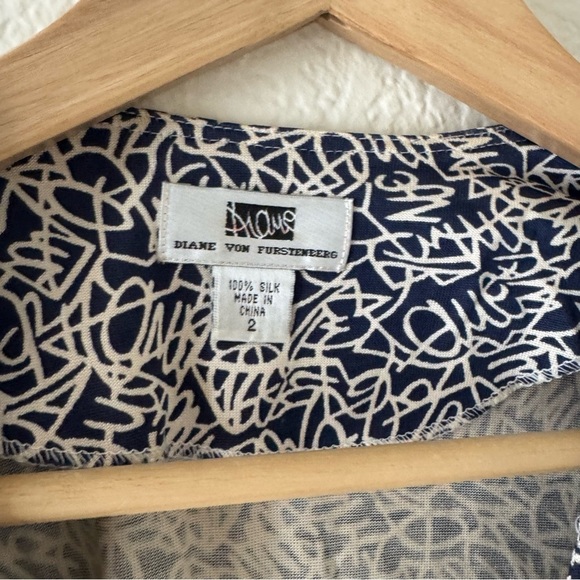 Diane Von Furstenberg Vintage Justin Wrap Dress 4 - Picture 2 of 4